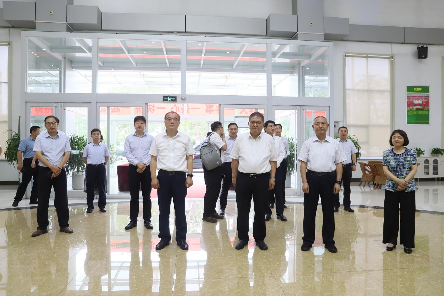 齐鲁工业大学党委书记吴衍涛一行来山东EBET易博网站集团调研