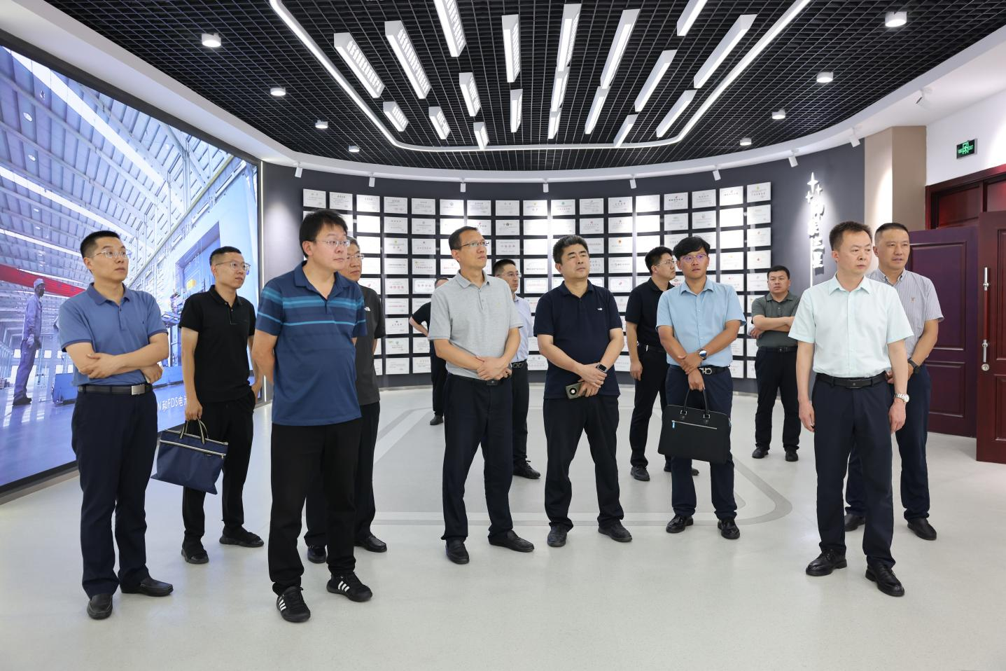营口市发改委调研组来山东EBET易博网站集团调研