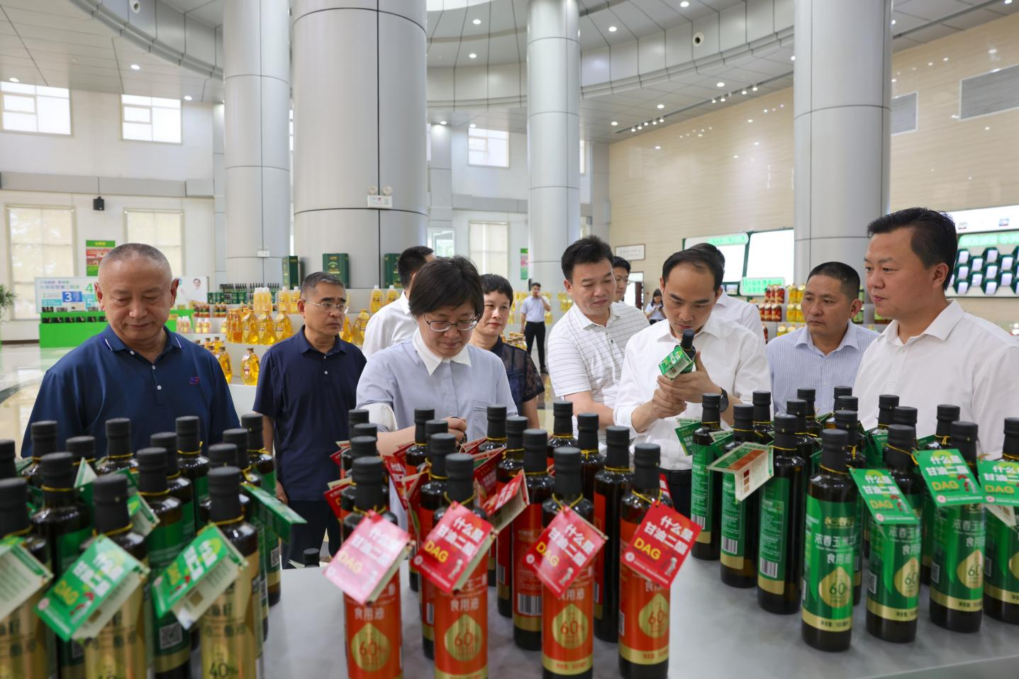 蒙城县考察团来山东EBET易博网站集团参观考察