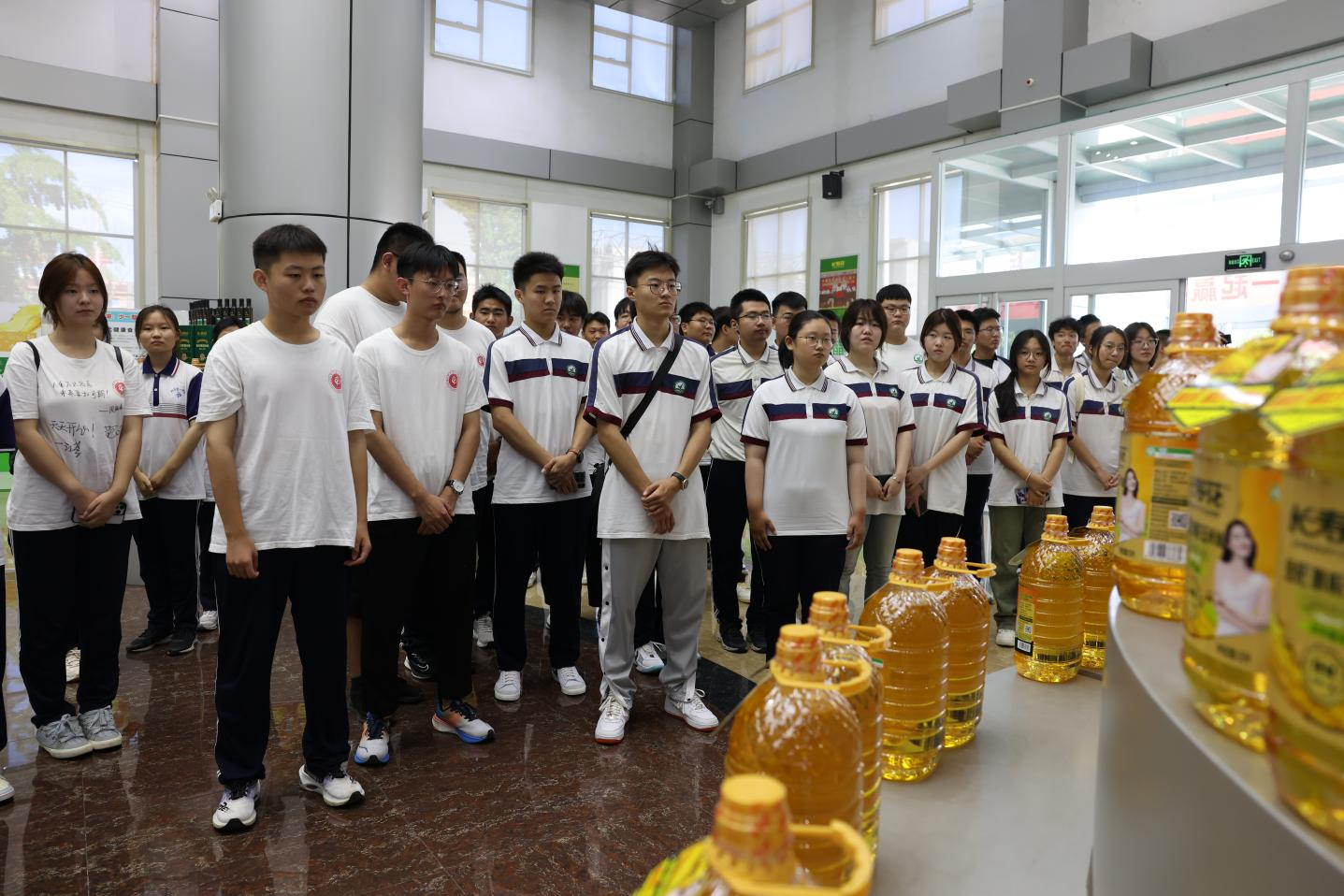 “家乡印记 梦想起航”——高三优秀毕业学子看家乡主题教育活动走进山东EBET易博网站集团