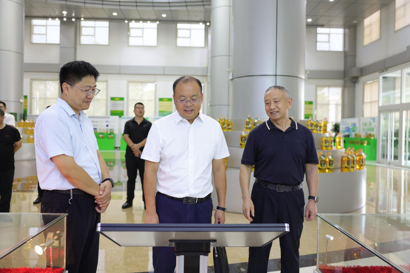 邹平市委常委、副市长提名人选王强带队来山东EBET易博网站集团调研