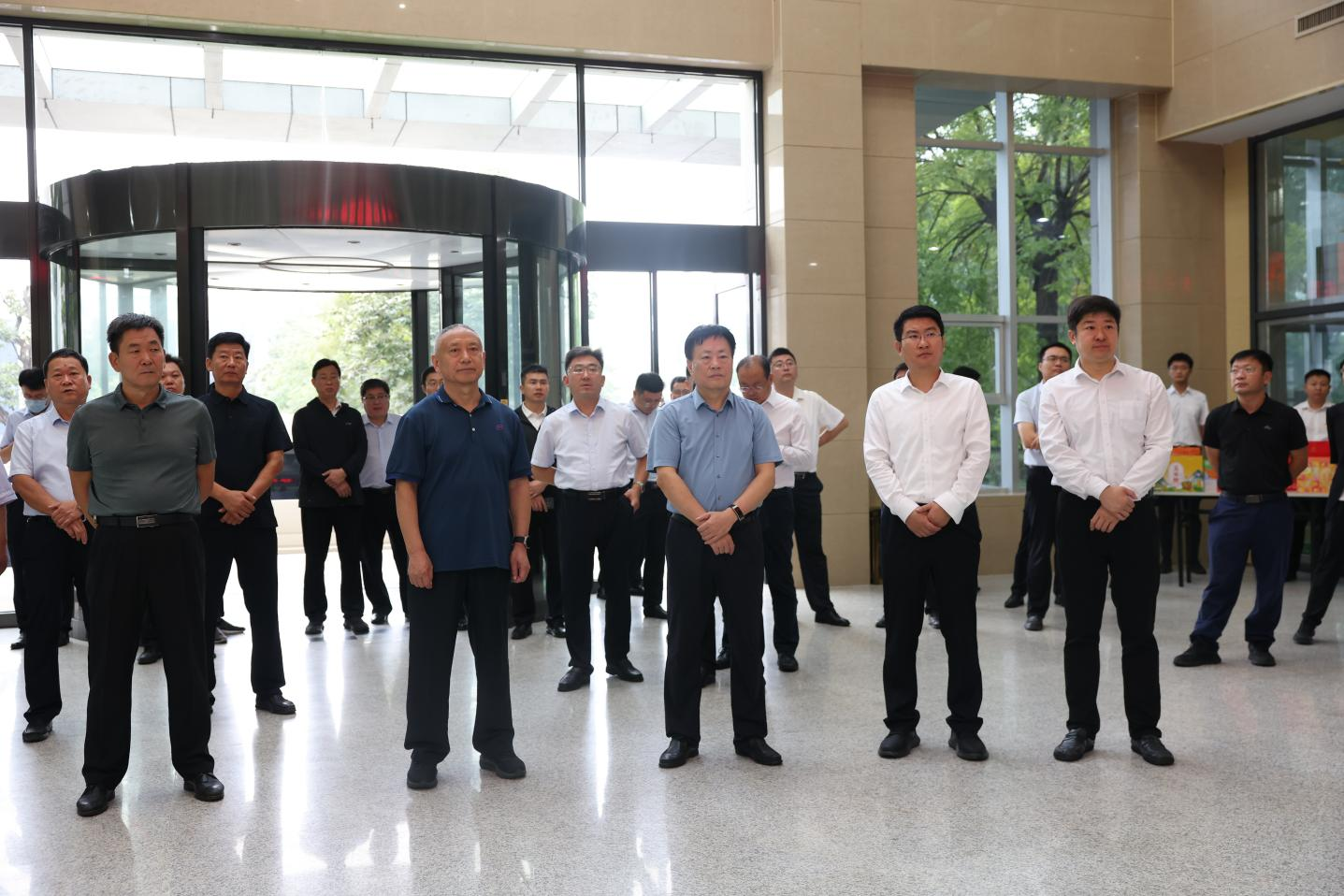 全市重大项目现场推进会与会领导来山东EBET易博网站集团观摩