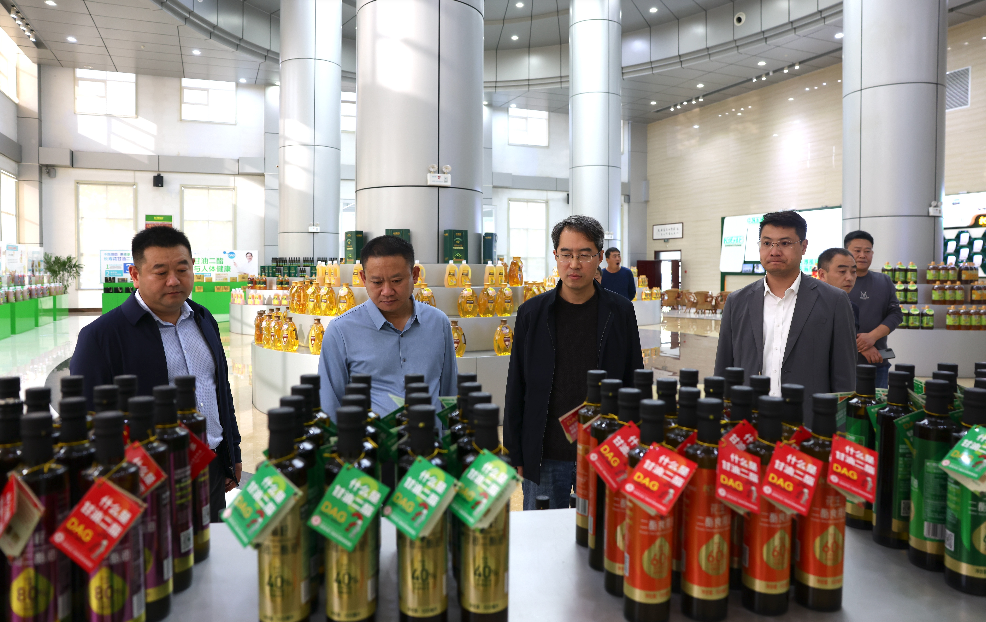 河南省舞钢市粮食储备中心考察组来山东EBET易博网站集团考察