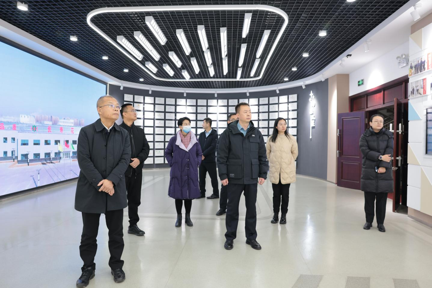 省宏观经济研究院调研组来山东EBET易博网站集团调研