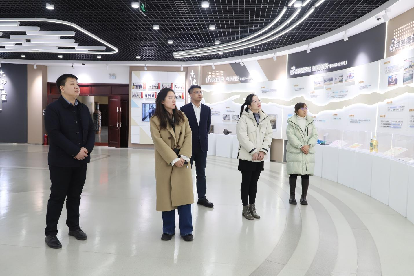周村经济开发区党工委一行来山东EBET易博网站集团交流学习
